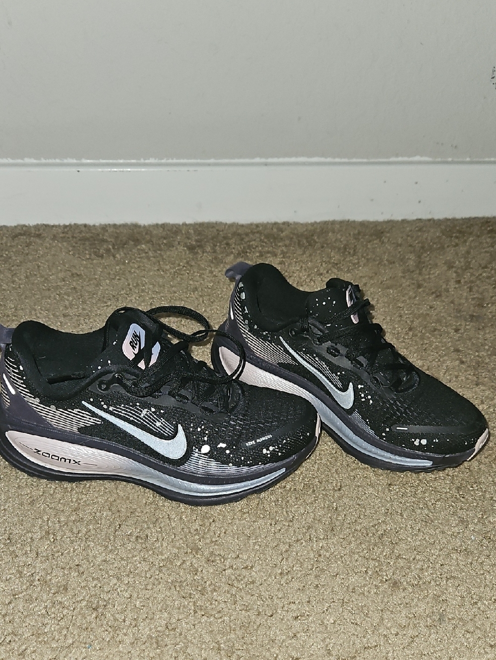 Nike Black & Light Pink Running Sneakers Womens 6.5
